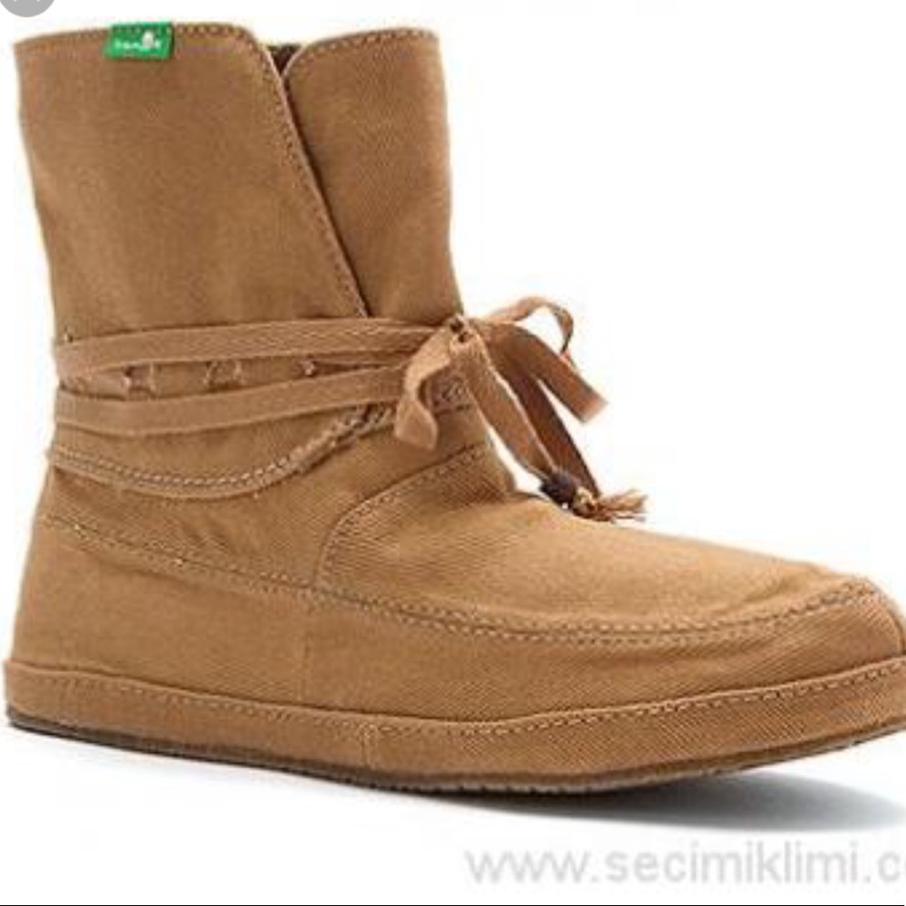 Sanuk boots